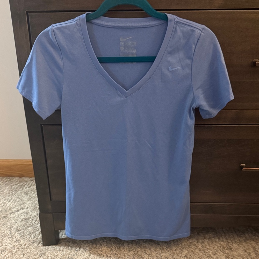 Nike Women's Periwinkle V-Neck Short Sleeve Tee